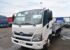 Бортовой автомобиль HINO 300